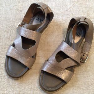 Sofft  sandals size 9